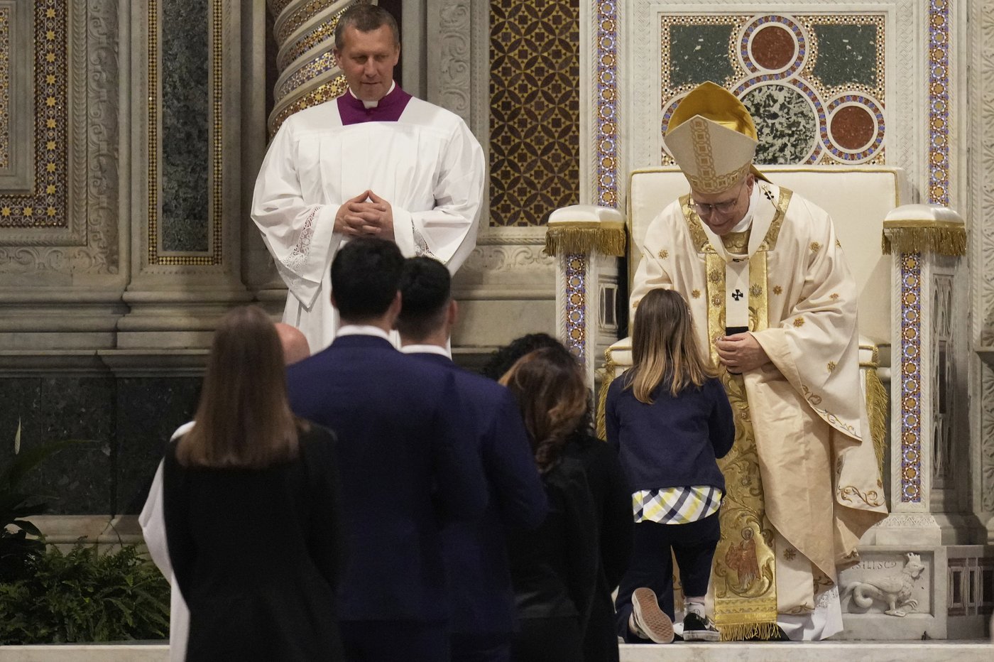 Pope Leo XIV declares 'I am Roman!' as he completes formalities to become bishop of Rome | iNFOnews.ca Pope Leo XIV declares 'I am Roman!' as he completes formalities to become bishop of Rome | iNFOnews.ca