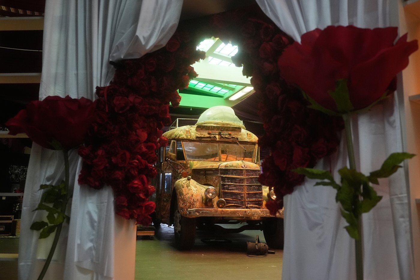Psychedelic 'Furthur' bus rolls back into San Francisco for new Grateful Dead exhibit | iNFOnews.ca Psychedelic 'Furthur' bus rolls back into San Francisco for new Grateful Dead exhibit | iNFOnews.ca