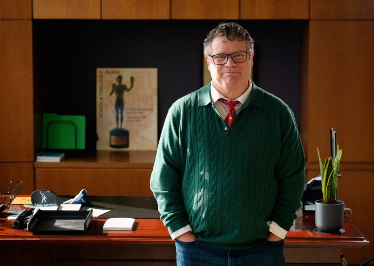 As head of the actors guild, Sean Astin brings a little Rudy, a little Samwise, and a lot of fight | iNFOnews.ca