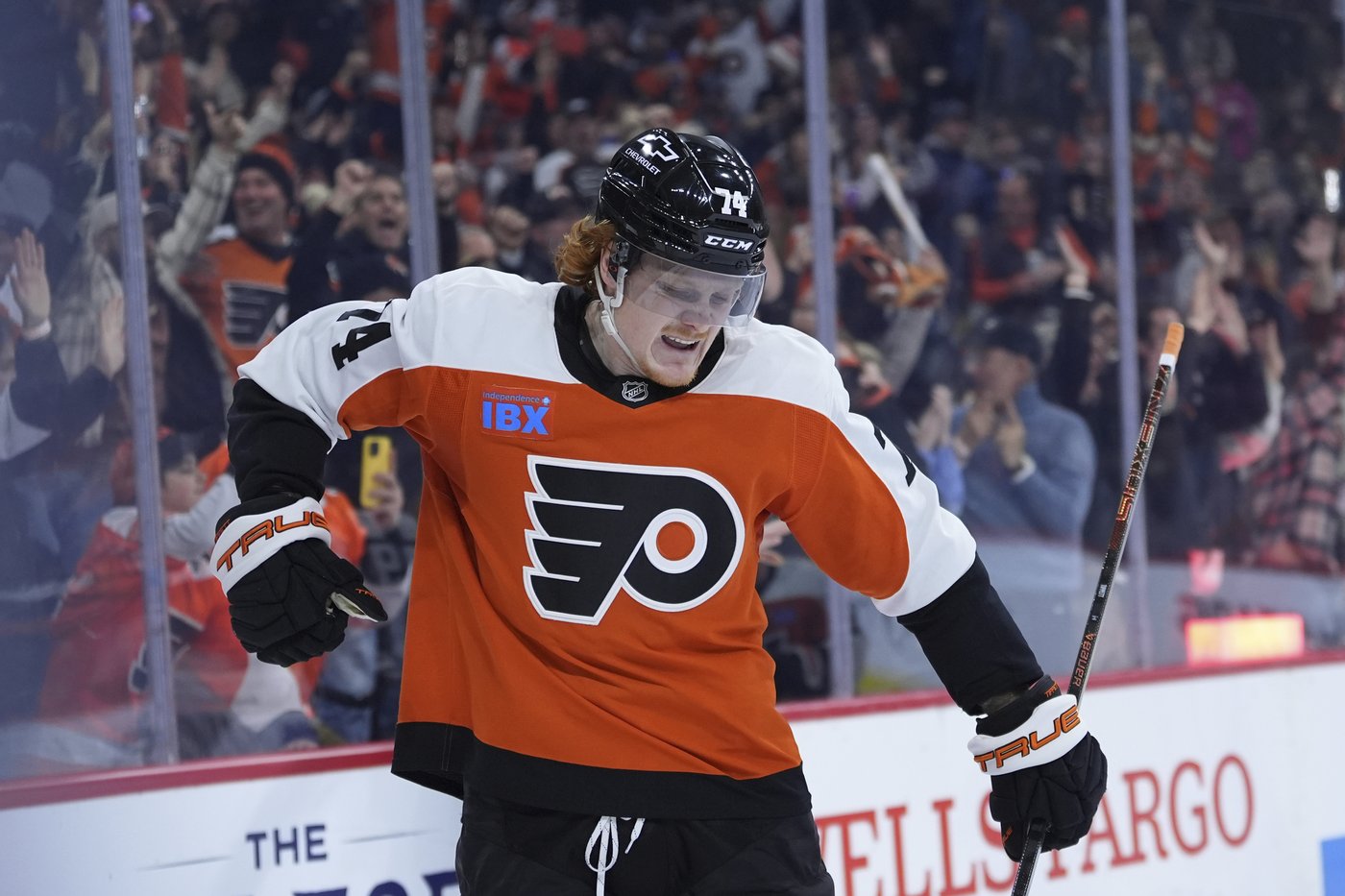 Panthers waste early 3-goal lead, rally with 3 goals in final minutes to top Flyers 7-5 | iNFOnews.ca Panthers waste early 3-goal lead, rally with 3 goals in final minutes to top Flyers 7-5 | iNFOnews.ca