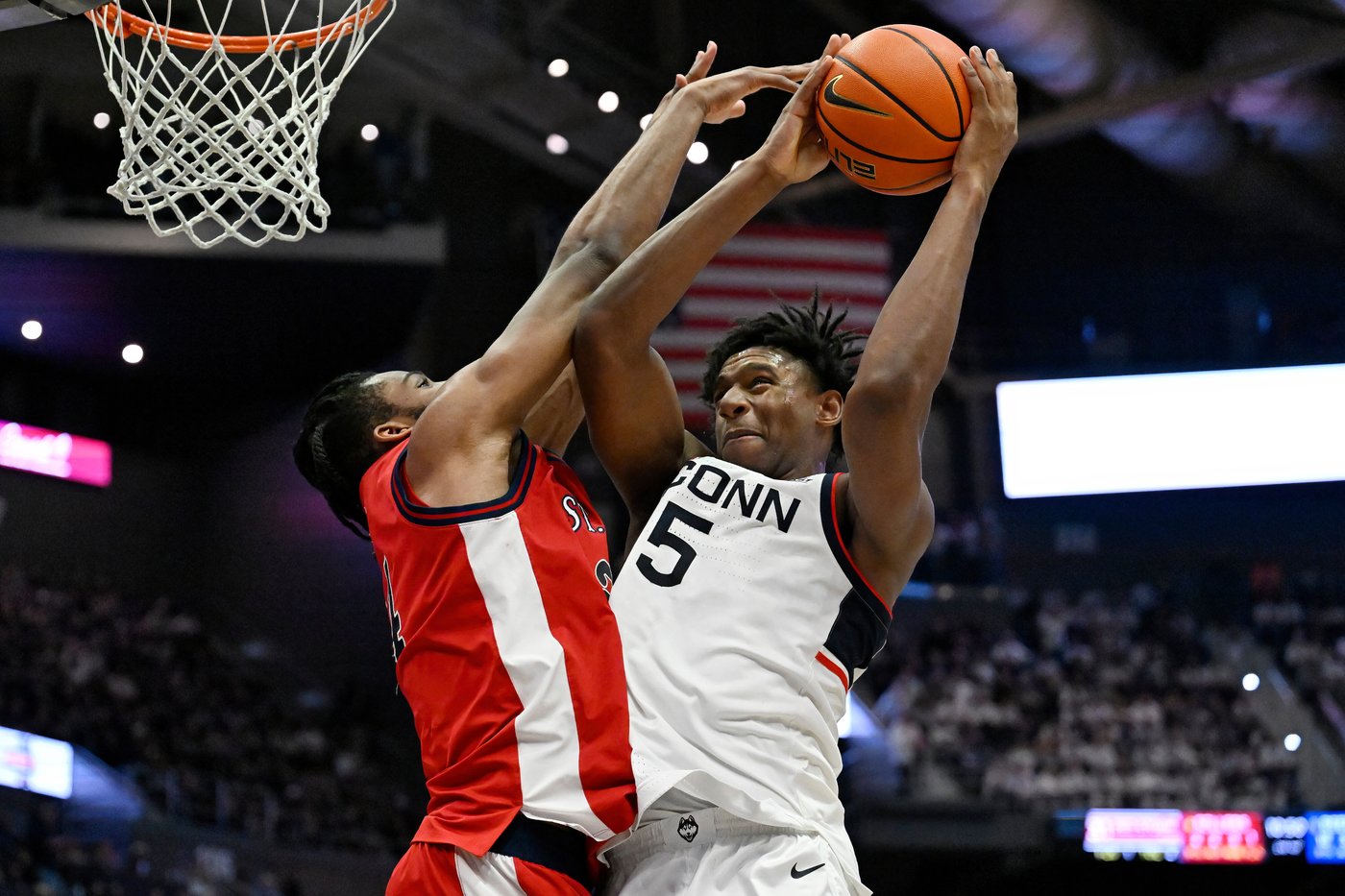 Reed powers No. 6 UConn to 72-40 rout against No. 15 St. John's | iNFOnews.ca