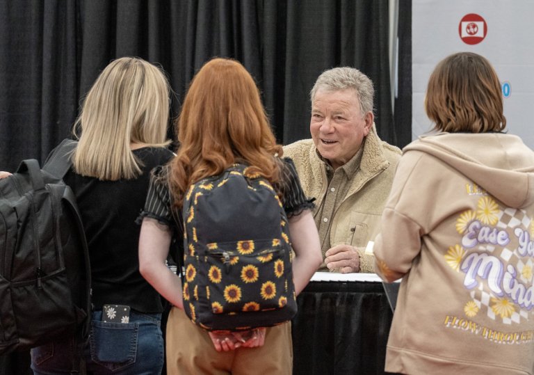 Famed Canadian actor William Shatner recalls co-star hijinks in discussion with fans | iNFOnews.ca