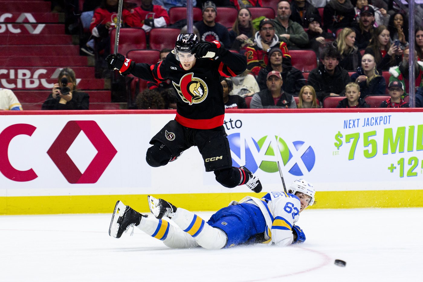 Hofer's 41 saves lifts St. Louis Blues to 2-1 win over Ottawa Senators | iNFOnews.ca Hofer's 41 saves lifts St. Louis Blues to 2-1 win over Ottawa Senators | iNFOnews.ca