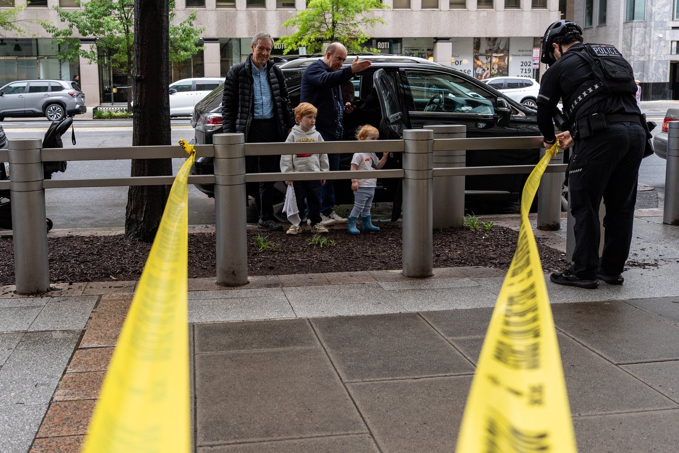Bystander in serious condition after fatal shooting near White House checkpoint | iNFOnews.ca