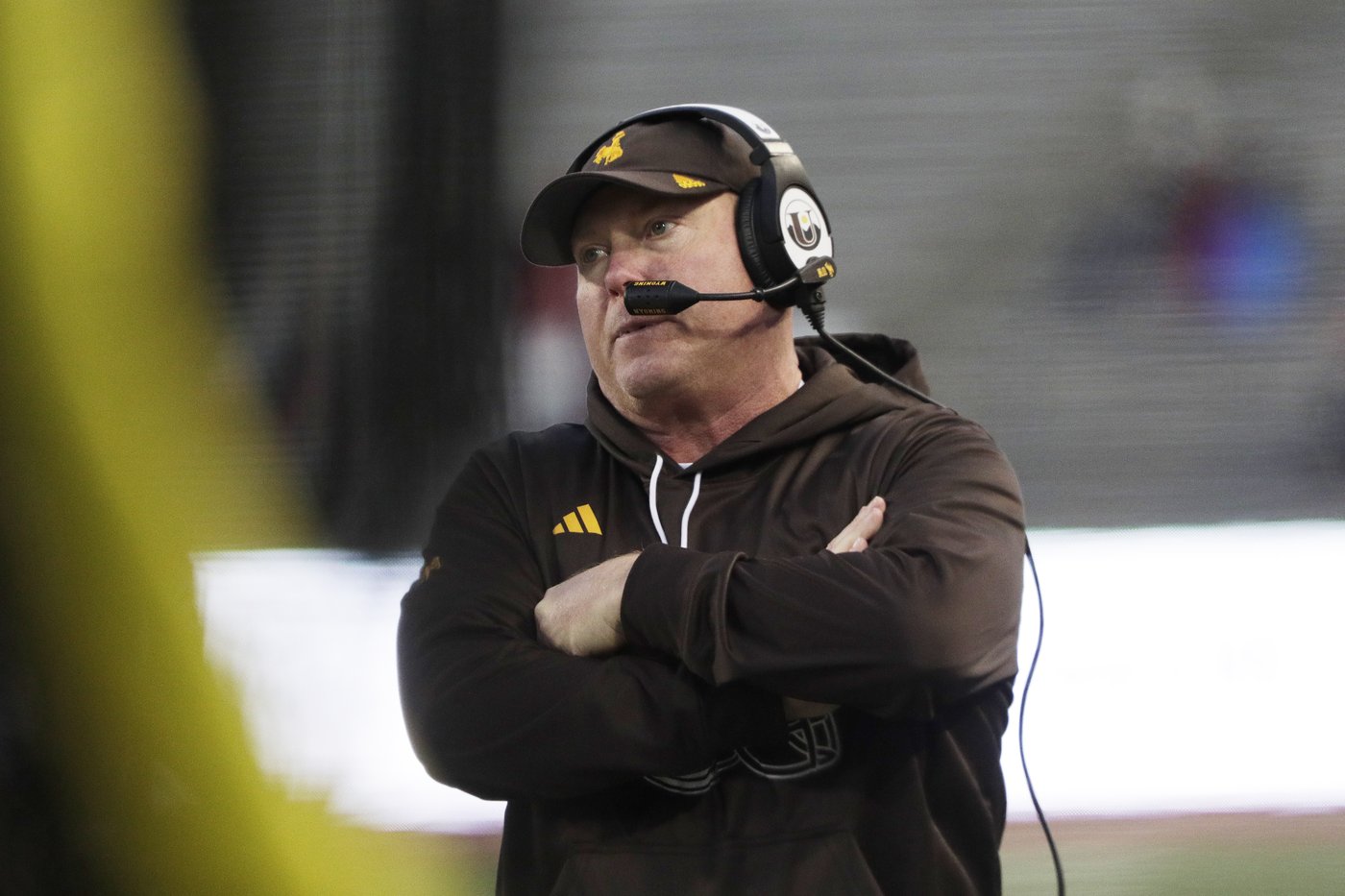Evan Svoboda throws late TD pass to John Michael Gyllenborg as Wyoming beats Washington State 15-14 | iNFOnews.ca