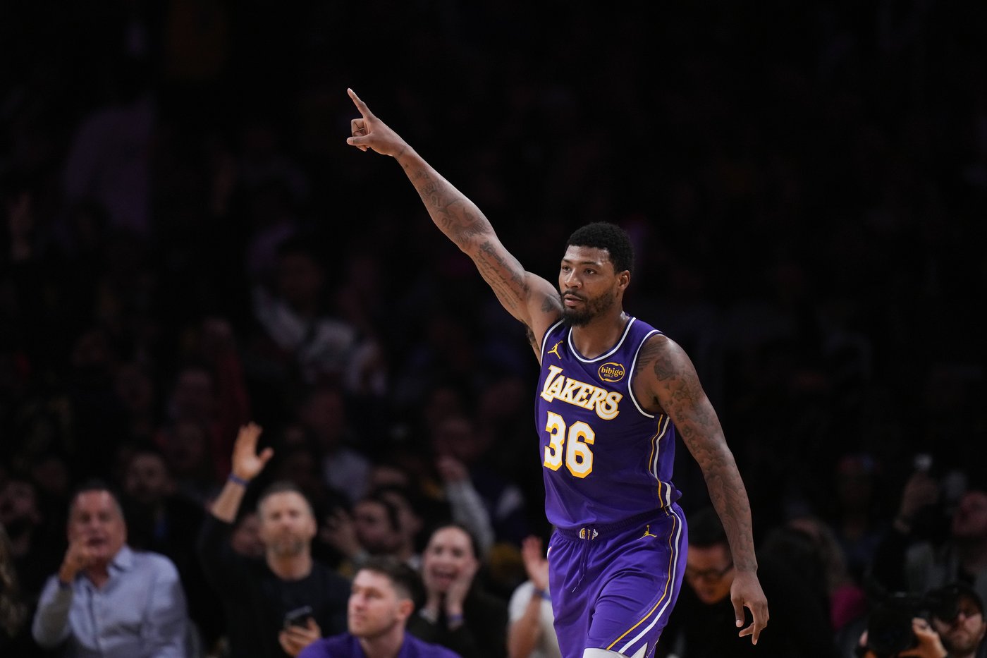 Lakers' Marcus Smart fined $35,000 for obscene gesture toward game official | iNFOnews.ca