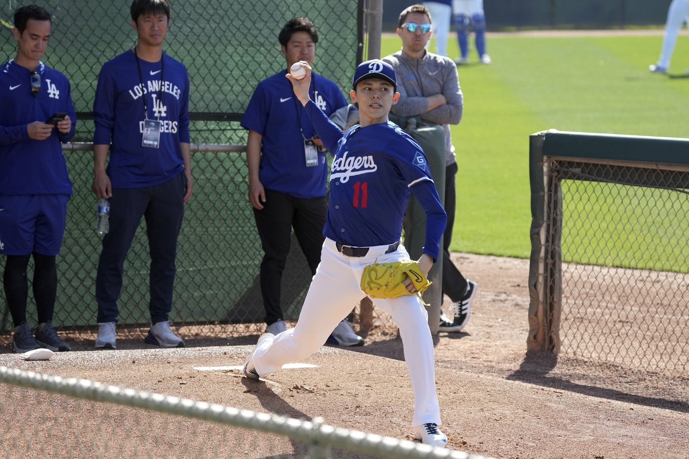 With the Dodgers' organization watching, Roki Sasaki has some success throwing live batting practice | iNFOnews.ca With the Dodgers' organization watching, Roki Sasaki has some success throwing live batting practice | iNFOnews.ca