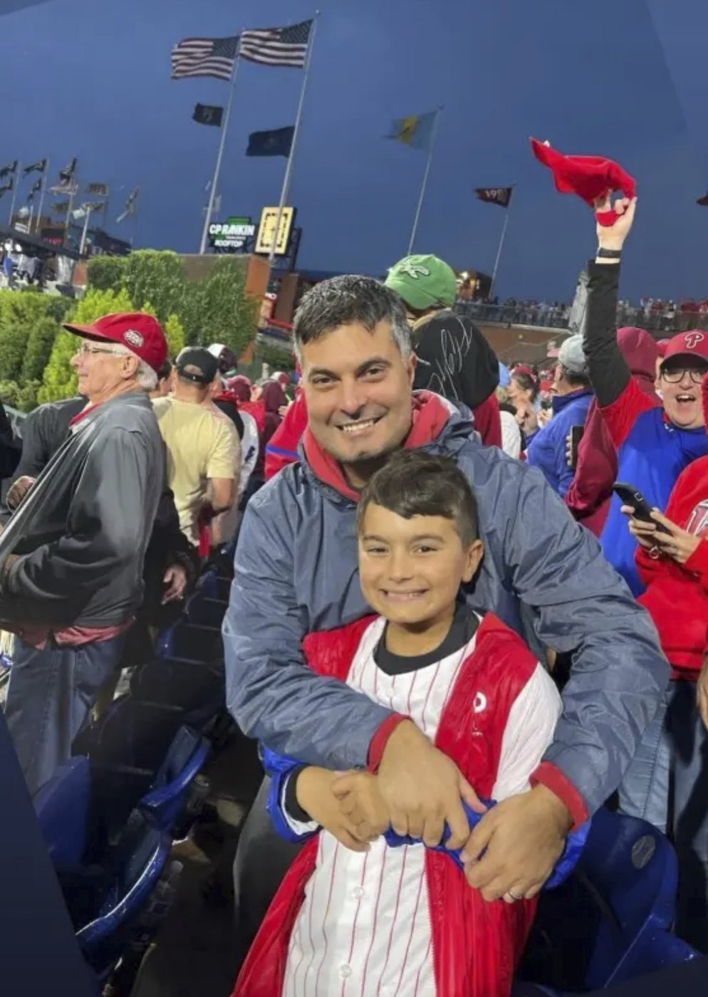 In latest bat flip flap, big league players side with Little Leaguer | iNFOnews.ca