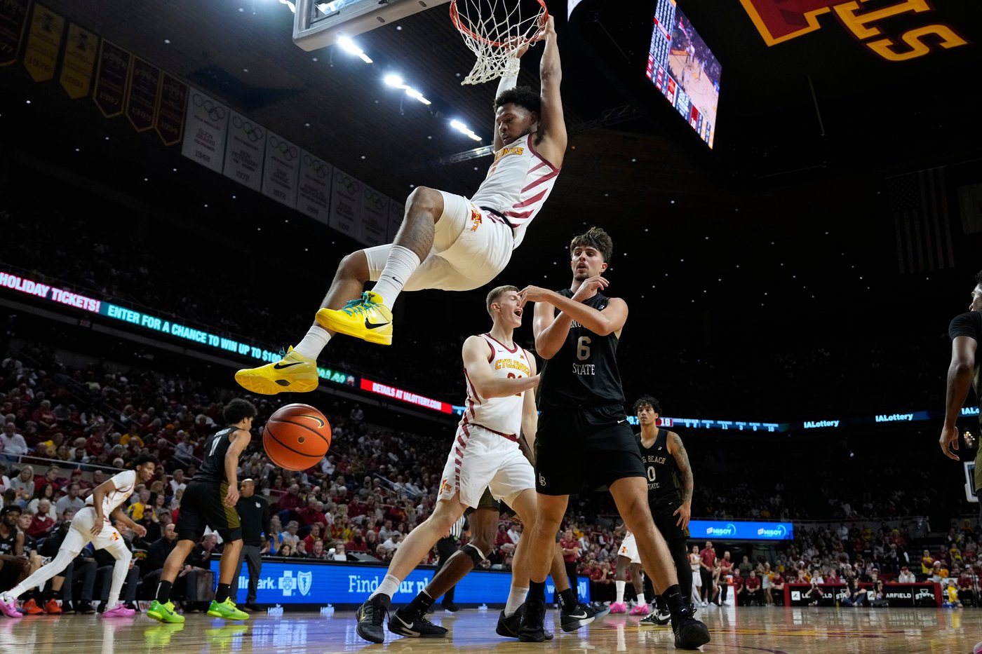 Momcilovic hits 7 3s, scores 27 points in No. 4 Iowa State's 91-60 win over Long Beach State | iNFOnews.ca Momcilovic hits 7 3s, scores 27 points in No. 4 Iowa State's 91-60 win over Long Beach State | iNFOnews.ca
