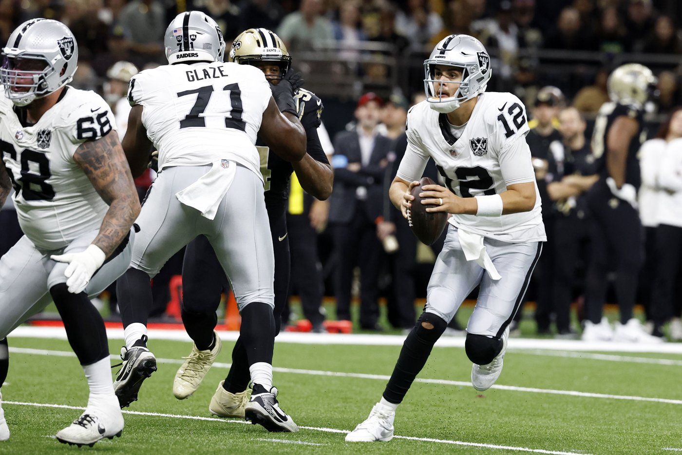 Brock Bowers sets NFL rookie records as the Raiders roll to a 25-10 victory over the Saints | iNFOnews.ca Brock Bowers sets NFL rookie records as the Raiders roll to a 25-10 victory over the Saints | iNFOnews.ca