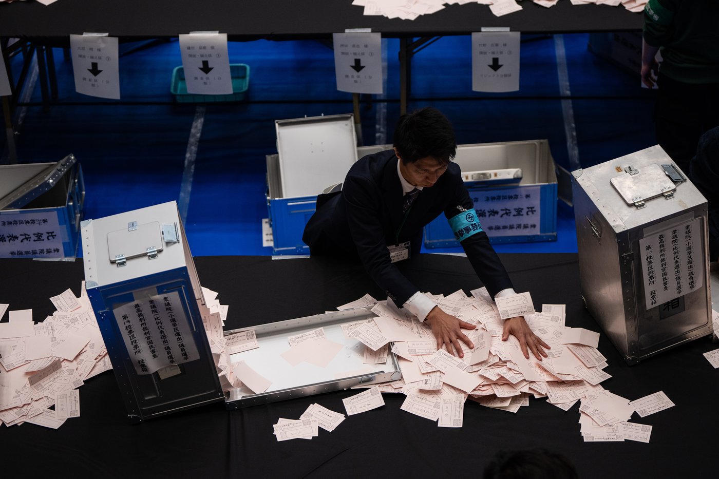 Exit poll shows Japan Premier Takaichi's ruling bloc on path to win a majority in lower house vote | iNFOnews.ca Exit poll shows Japan Premier Takaichi's ruling bloc on path to win a majority in lower house vote | iNFOnews.ca