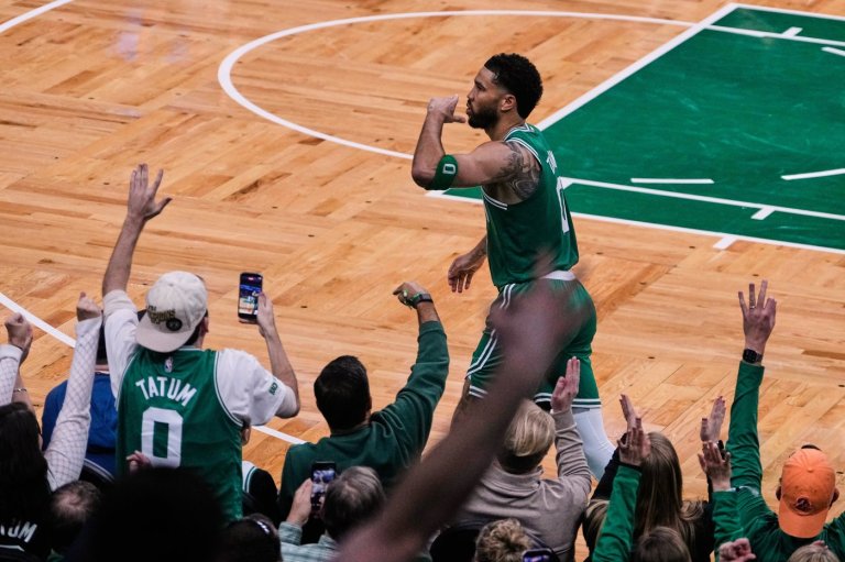 Jayson Tatum scores 15 points in return from Achilles surgery, Celtics beat Mavericks 120-100 | iNFOnews.ca