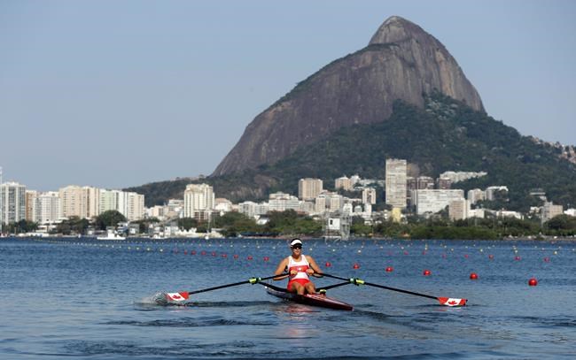 Roundup: Relay swimmers cap big day for Canadian women's teams in Rio | iNFOnews.ca