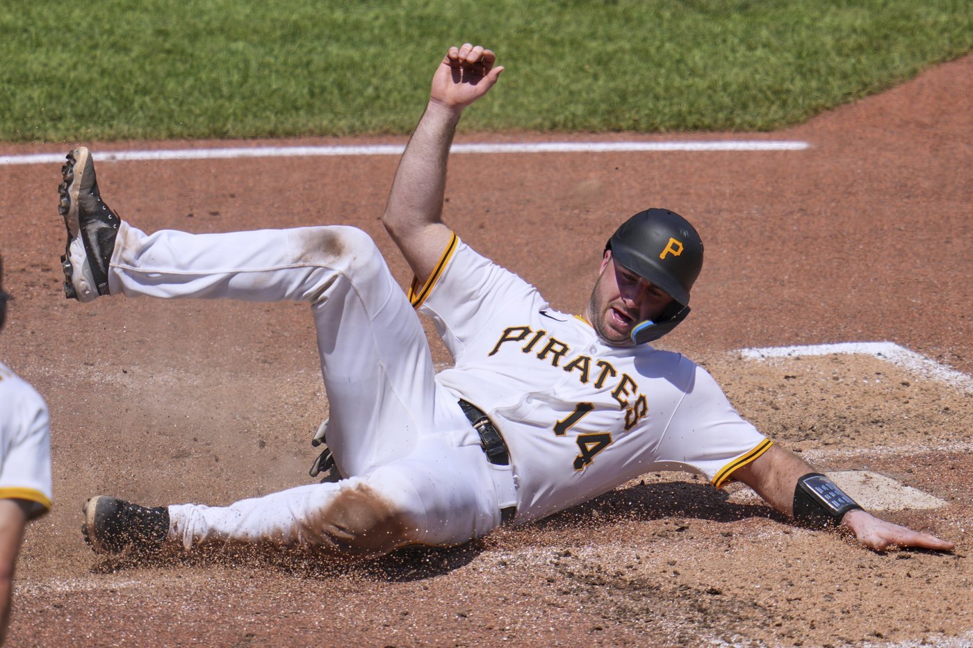 Pham and Horwitz lead Pirates past Rangers to prevent sweep | iNFOnews.ca Pham and Horwitz lead Pirates past Rangers to prevent sweep | iNFOnews.ca