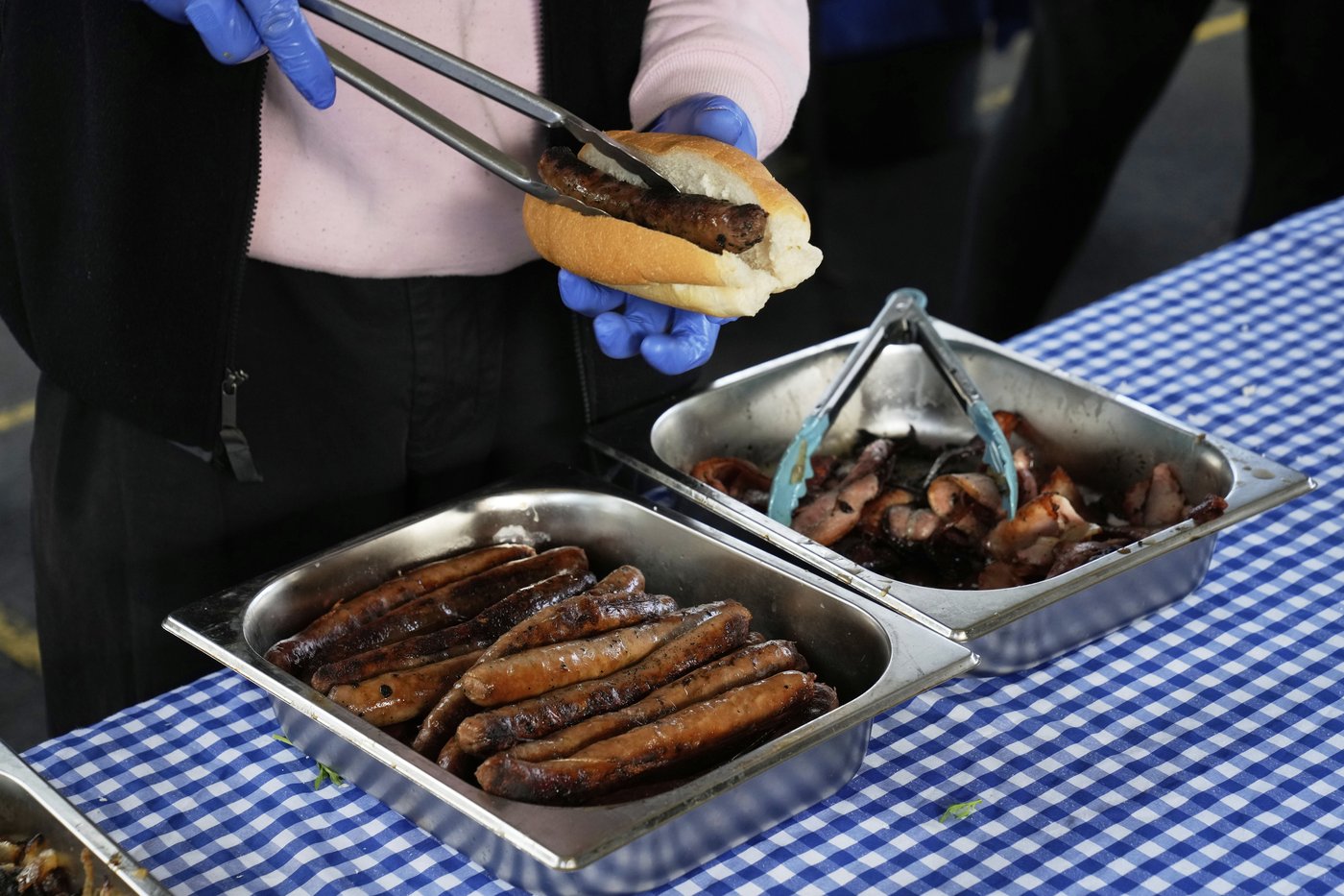 How the democracy sausage, a polling day snack, became Australia's election symbol | iNFOnews.ca How the democracy sausage, a polling day snack, became Australia's election symbol | iNFOnews.ca