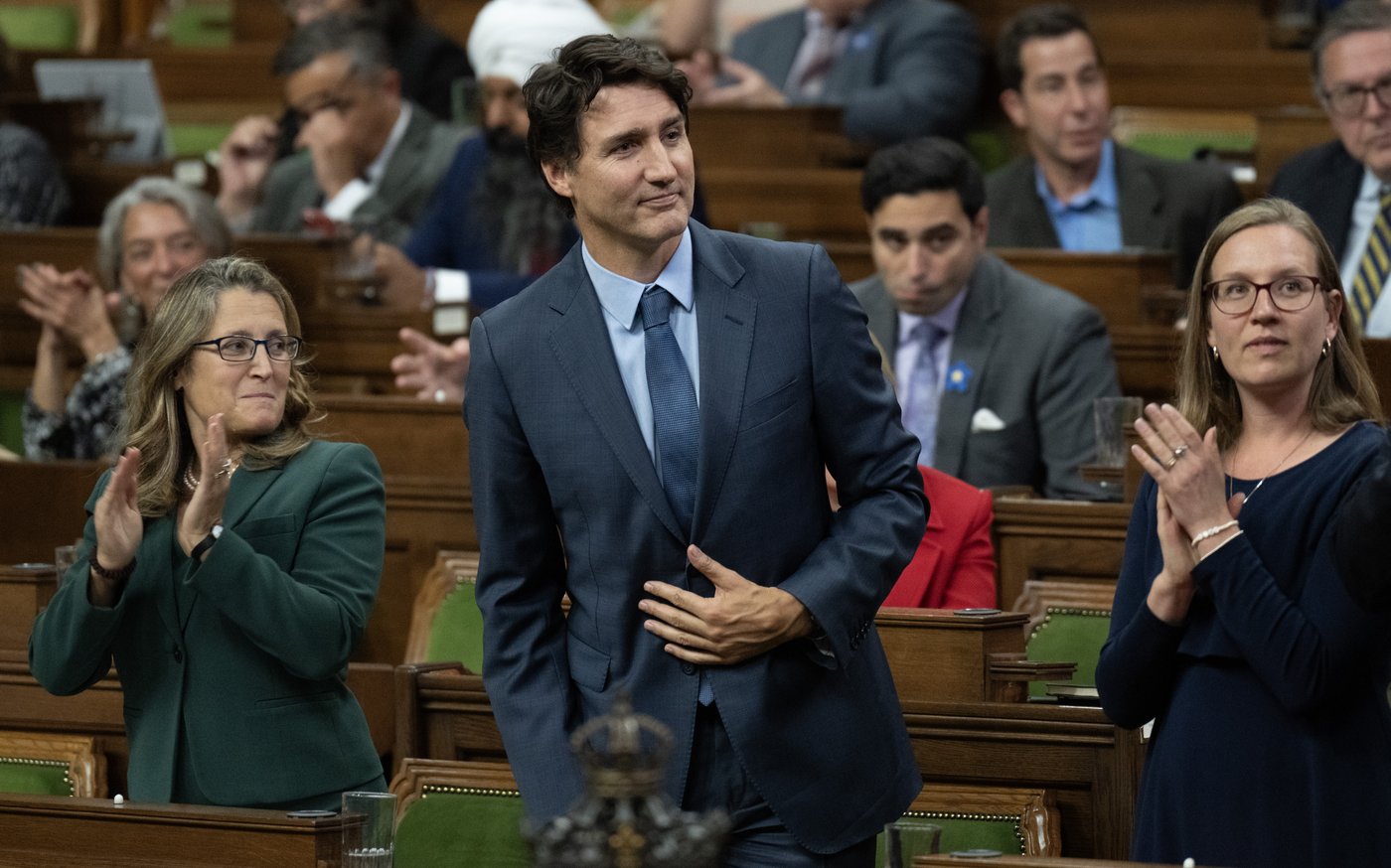 Liberal government survives non-confidence vote, as Bloc sets deadline | iNFOnews.ca