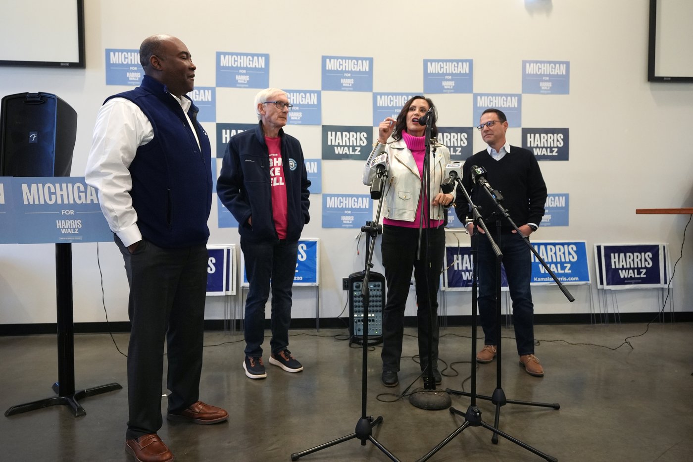 Amid worries that Democrats' blue wall may be cracking, governors hit the road for Kamala Harris | iNFOnews.ca Amid worries that Democrats' blue wall may be cracking, governors hit the road for Kamala Harris | iNFOnews.ca