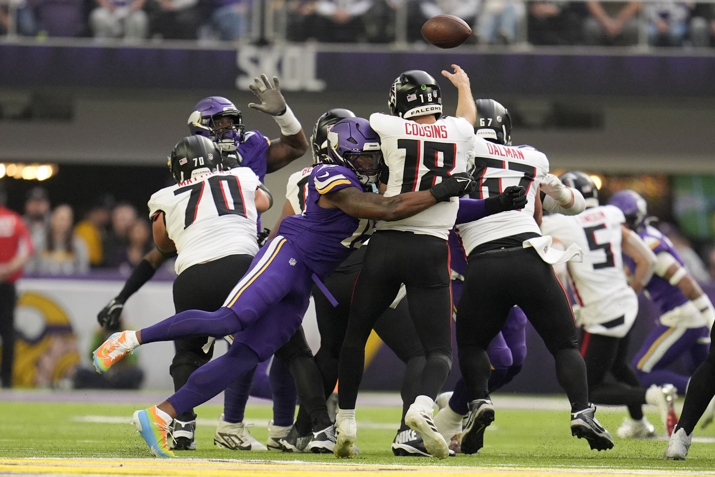 Darnold delivers for Vikings with career-high 347 yards and 5 TDs to beat Falcons, Cousins 42-21 | iNFOnews.ca Darnold delivers for Vikings with career-high 347 yards and 5 TDs to beat Falcons, Cousins 42-21 | iNFOnews.ca