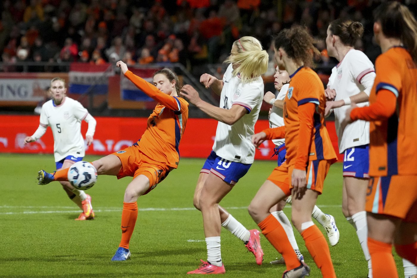 USWNT beats Netherlands 2-1 in goalkeeper Alyssa Naeher's final match | iNFOnews.ca USWNT beats Netherlands 2-1 in goalkeeper Alyssa Naeher's final match | iNFOnews.ca