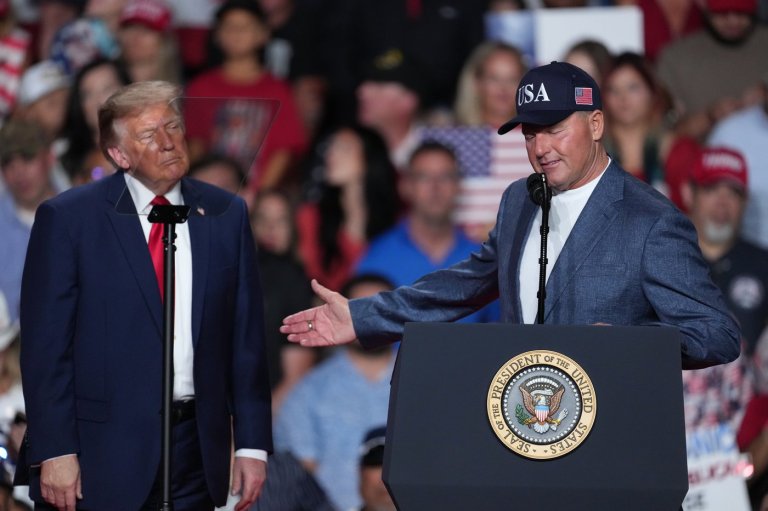 Trump says he'll award fireballer Roger Clemens the Presidential Medal of Freedom | iNFOnews.ca