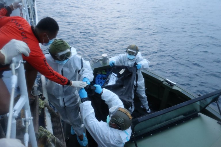 Bodies from charred Philippine ferry arrive at port after fire that killed at least 35 | iNFOnews.ca