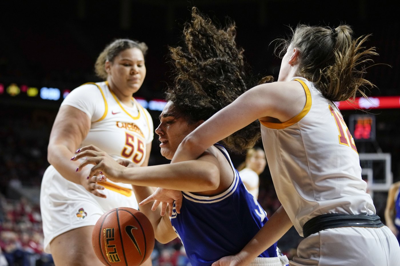 Audi Crooks' winning shot leads No. 8 Iowa State to 80-78 win over Drake | iNFOnews.ca Audi Crooks' winning shot leads No. 8 Iowa State to 80-78 win over Drake | iNFOnews.ca