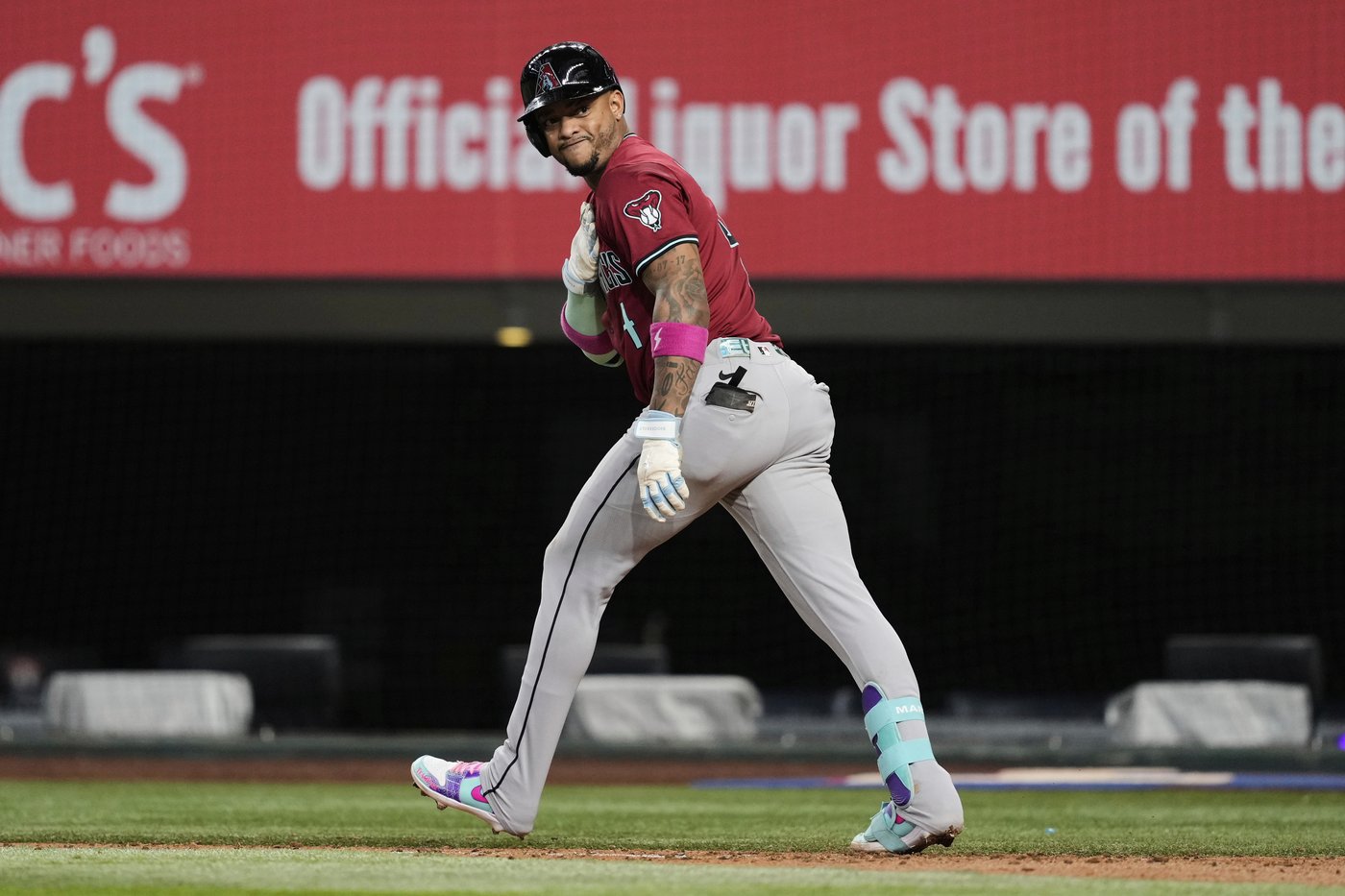Marte hits 9th inning go-ahead HRs in back-to-back Dbacks games, from each side of plate at Texas | iNFOnews.ca