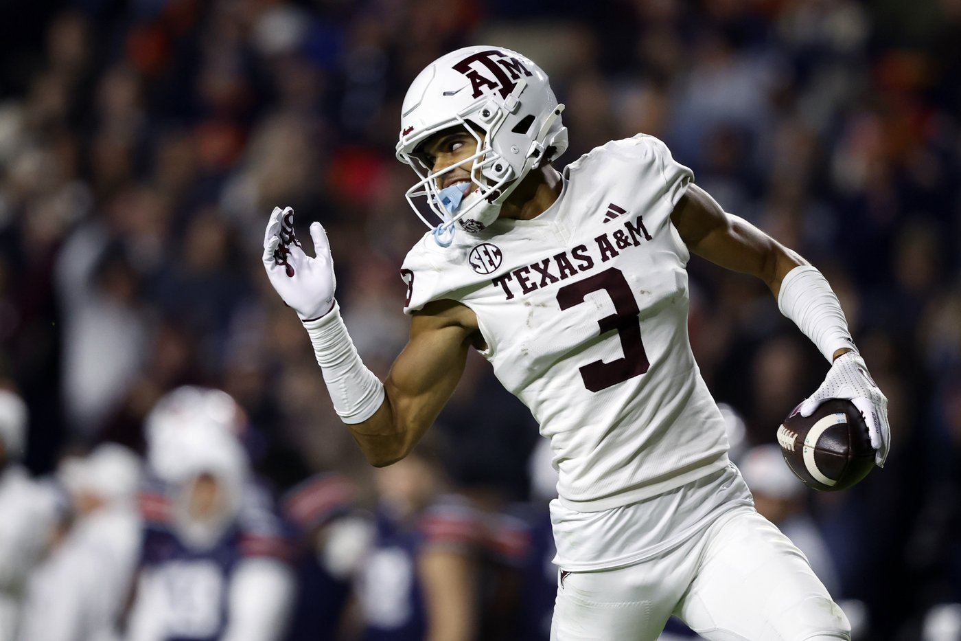 College football Week 14: Longhorns-Aggies among the high-stakes rivalry games to end regular season | iNFOnews.ca