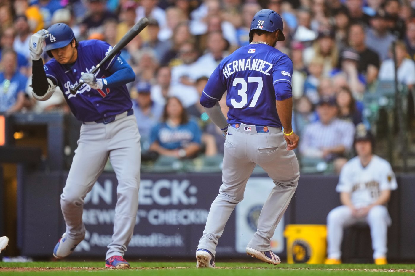 Yamamoto shines in Milwaukee again as Dodgers defeat Brewers 5-1 | iNFOnews.ca