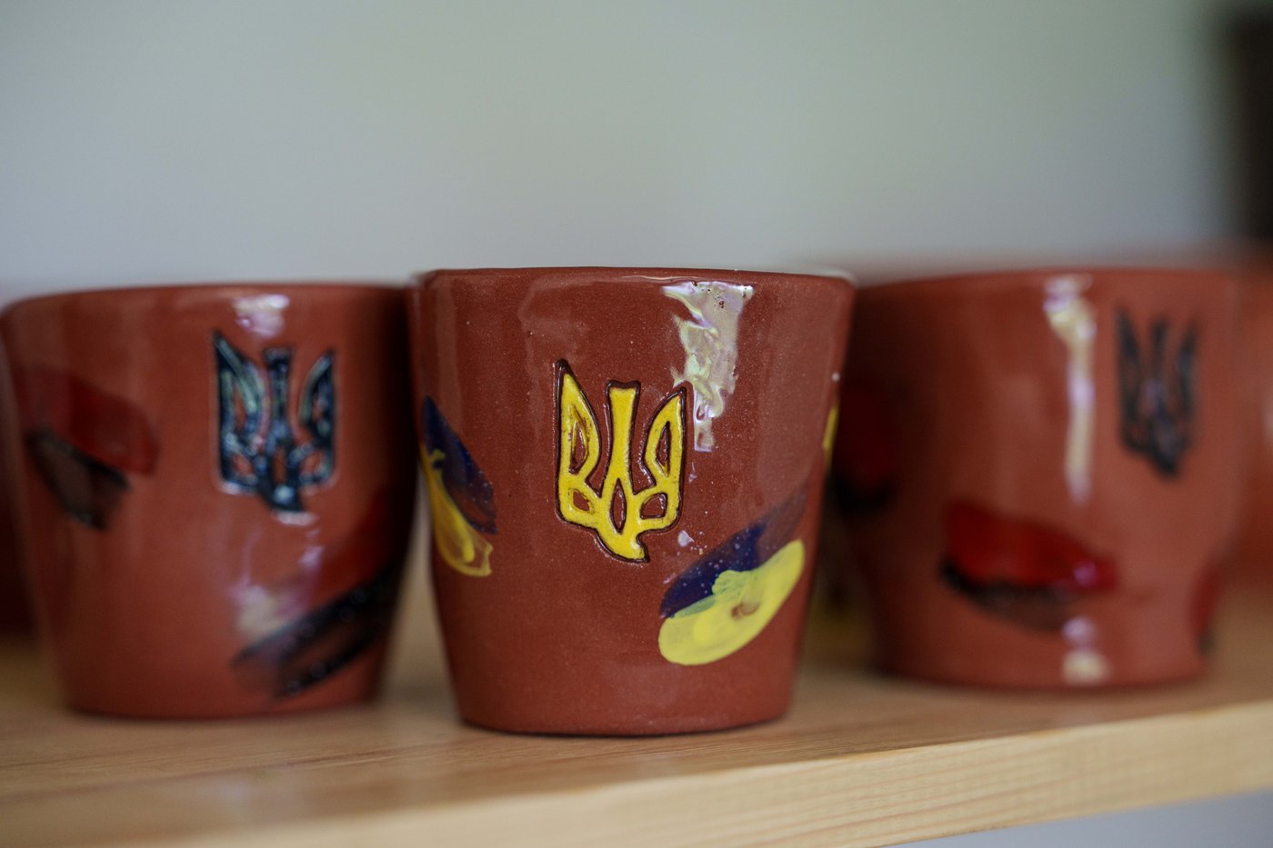 A blind Ukrainian veteran turns pottery into a business and mentors others | iNFOnews.ca