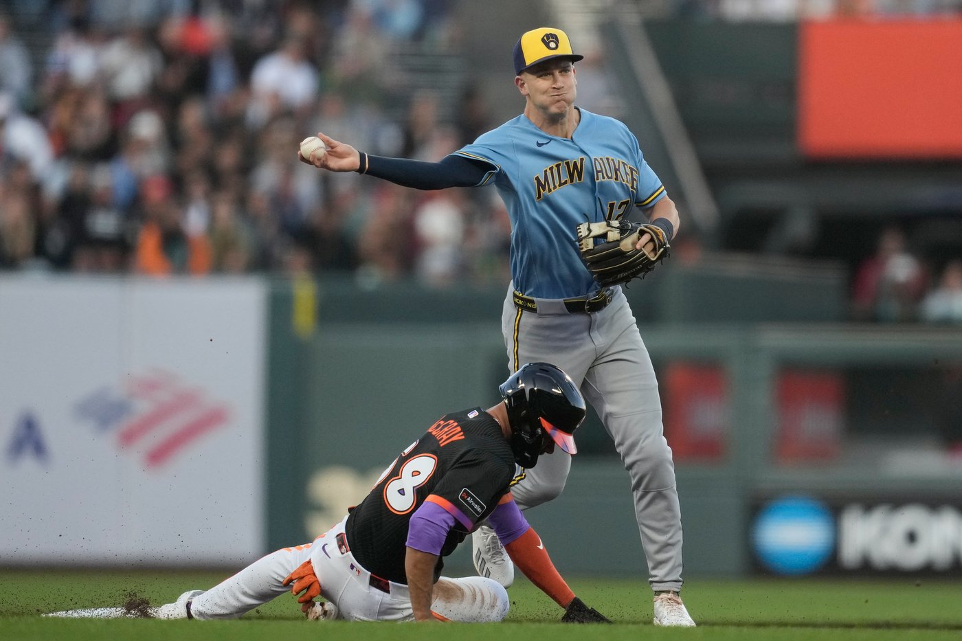 Brewers' Cooper Pratt goes on injured list as NL Central leaders face potential infield depth issues | iNFOnews.ca Brewers' Cooper Pratt goes on injured list as NL Central leaders face potential infield depth issues | iNFOnews.ca