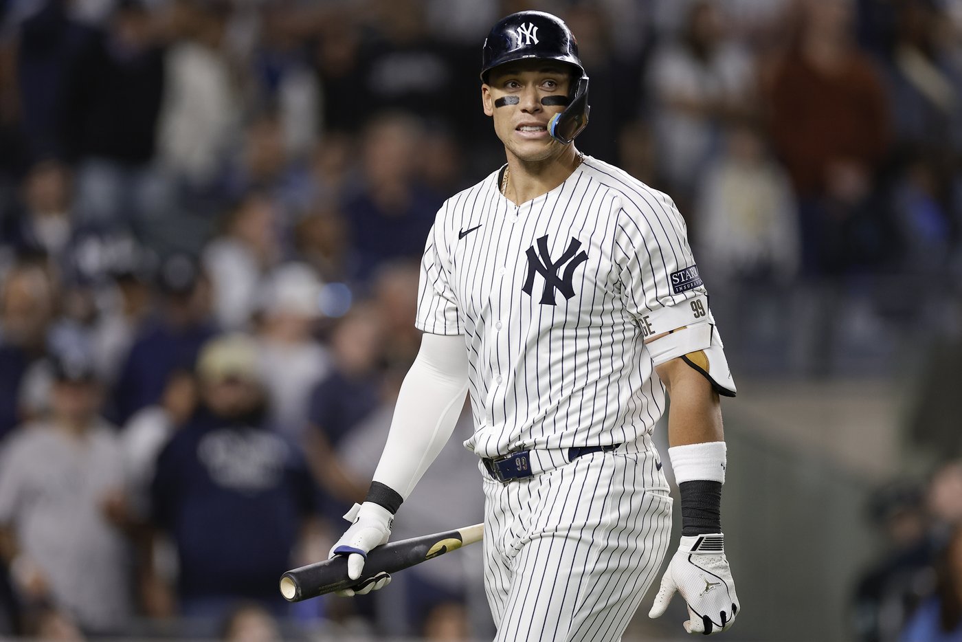 Verdugo's go-ahead single and acrobatic catch lift Yankees over Royals 6-5 in ALDS opener | iNFOnews.ca