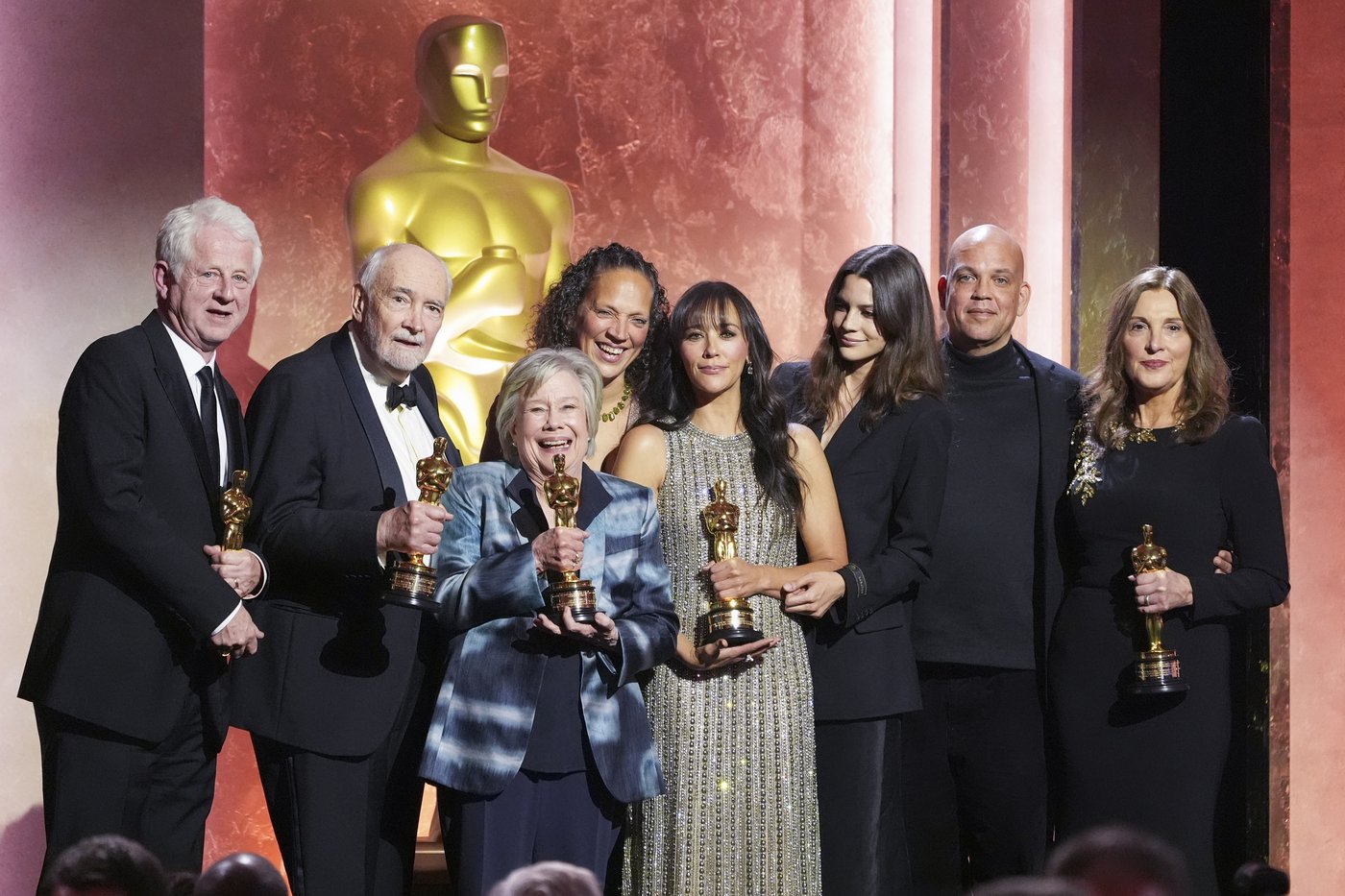 Hollywood stars gather for honorary Oscars event celebrating Quincy Jones, Bond producers, more | iNFOnews.ca