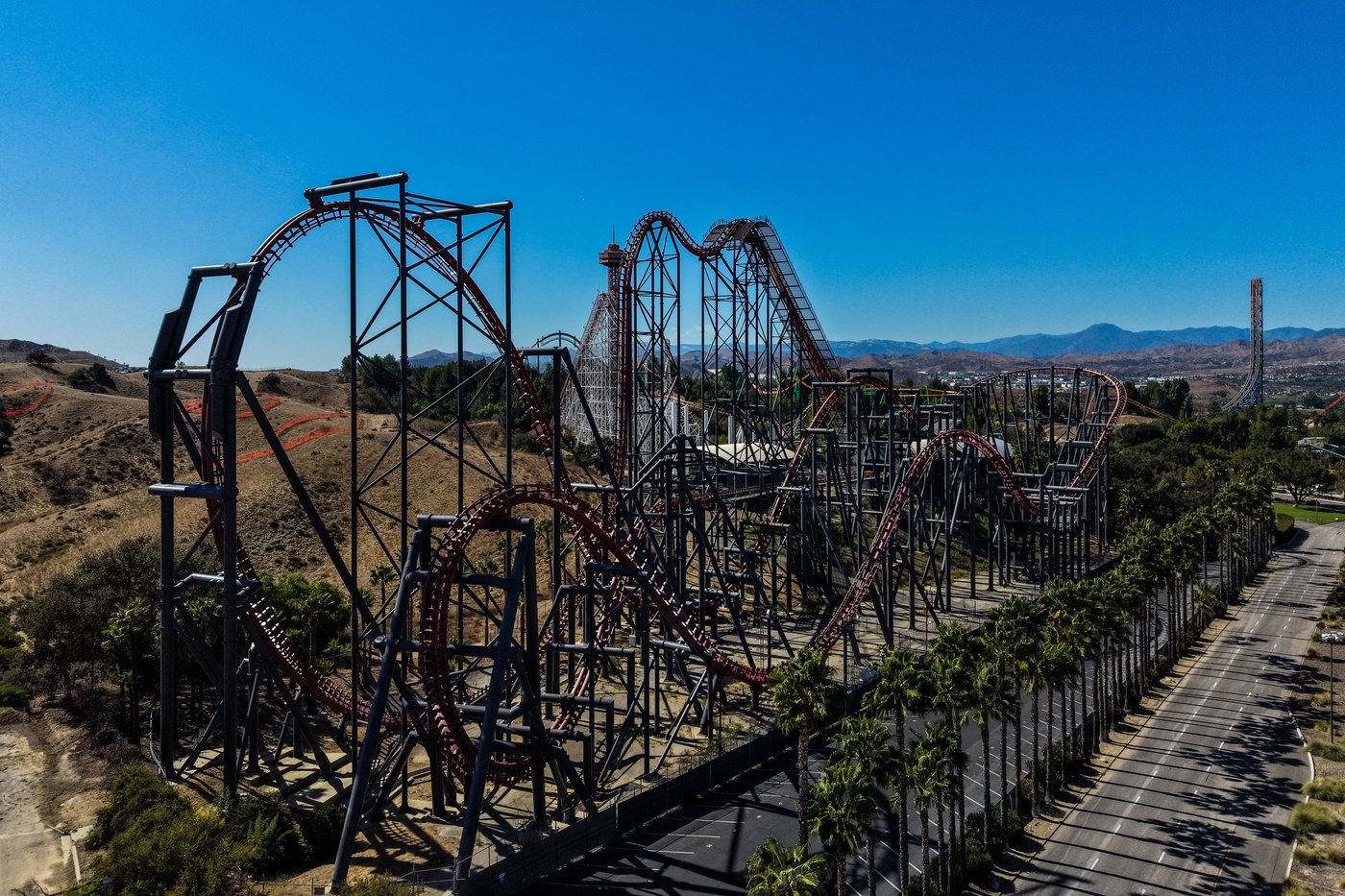 New lawsuits allege Six Flags Magic Mountain's X2 roller coaster caused traumatic brain injuries | iNFOnews.ca