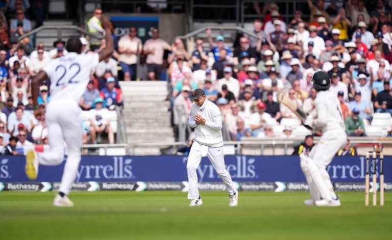 England heading for big win in first test as Pakistan crumbles again at Headingley | iNFOnews.ca
