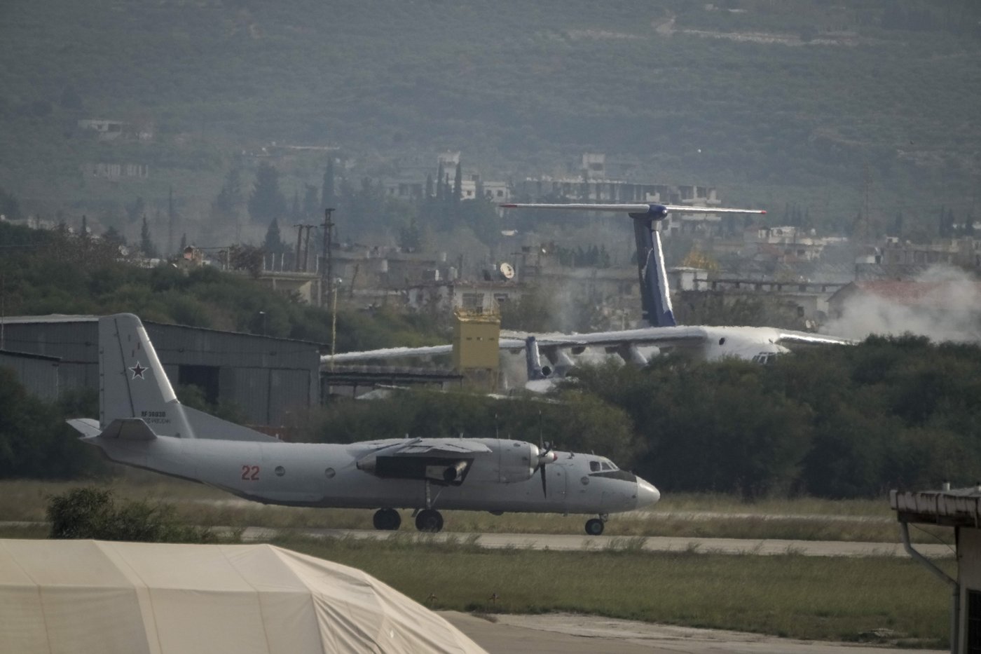 Russian presence in Syria remains. But it's unclear for how long | iNFOnews.ca Russian presence in Syria remains. But it's unclear for how long | iNFOnews.ca