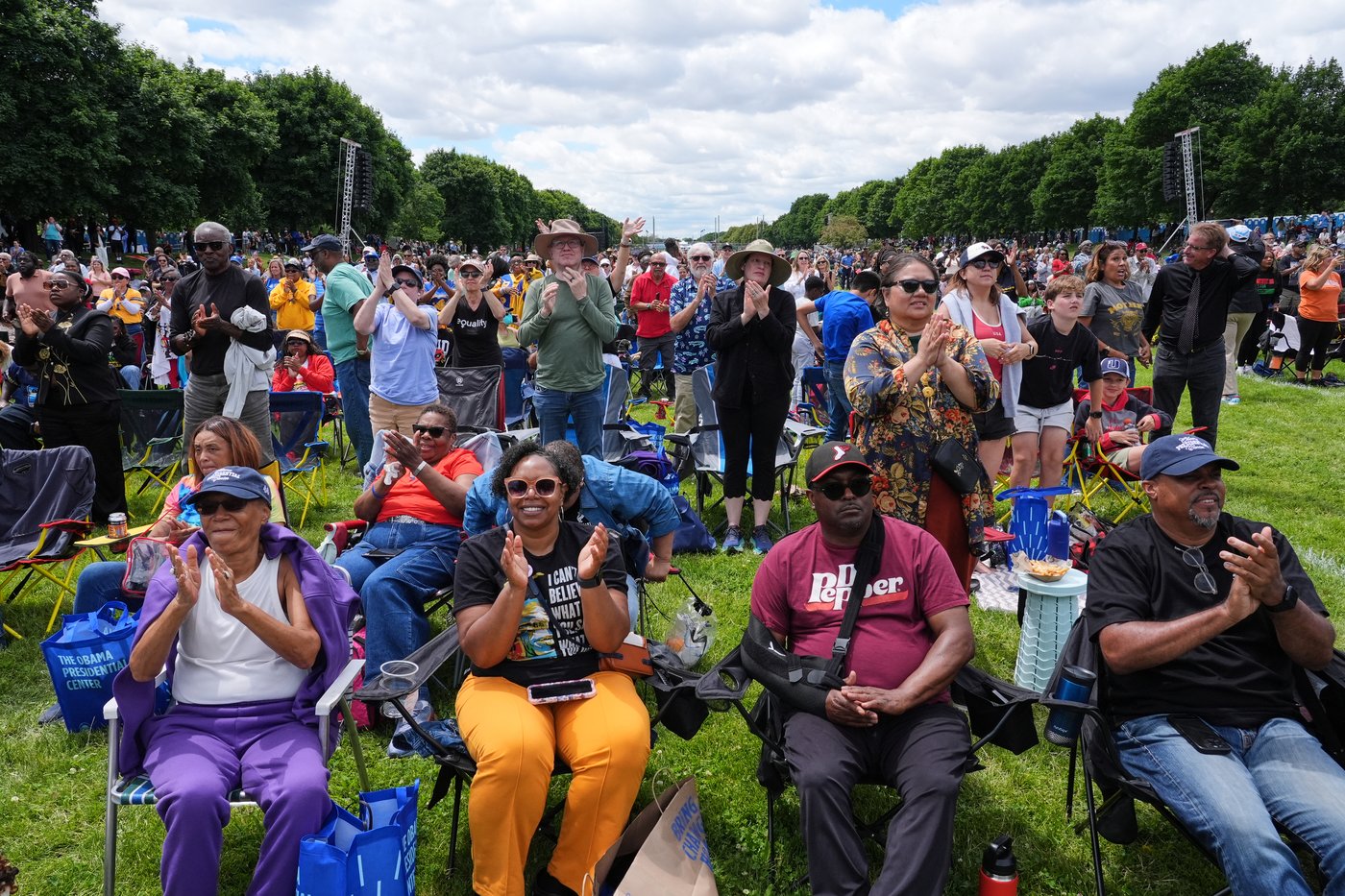 Obama Center opens in Chicago with a call to defend democracy and a celebrity crowd | iNFOnews.ca