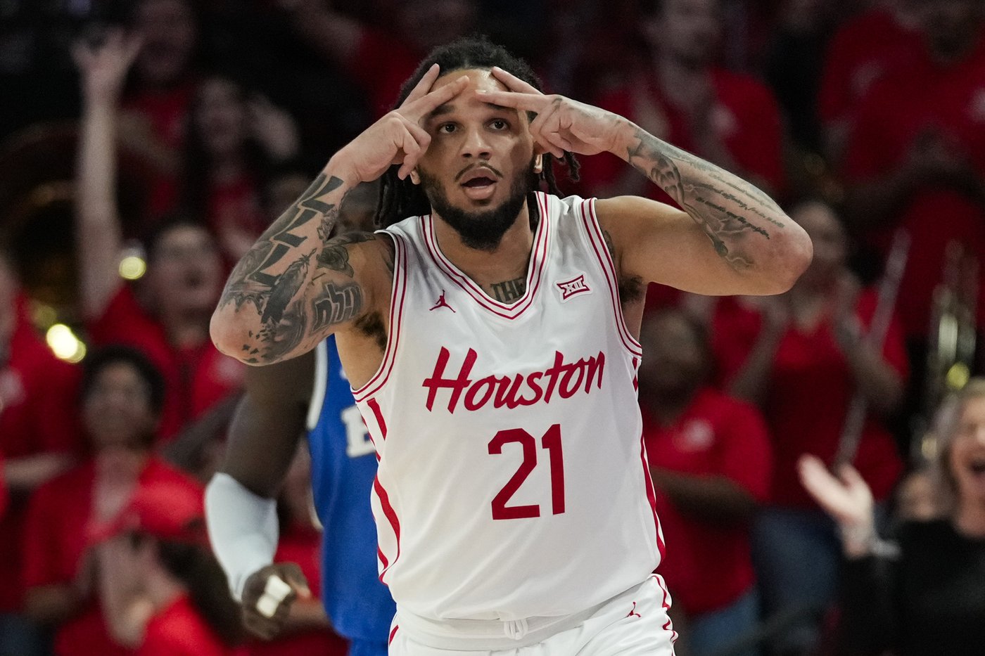 Emanuel Sharp scores 18 to lead No. 14 Houston over BYU 86-55 | iNFOnews.ca