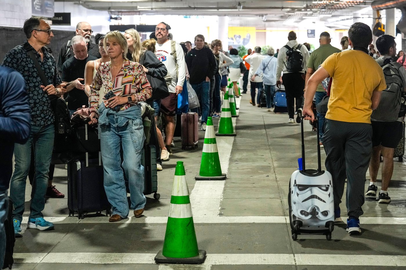 Travelers encounter long waits at some airports as DHS shutdown affects security checkpoints | iNFOnews.ca Travelers encounter long waits at some airports as DHS shutdown affects security checkpoints | iNFOnews.ca