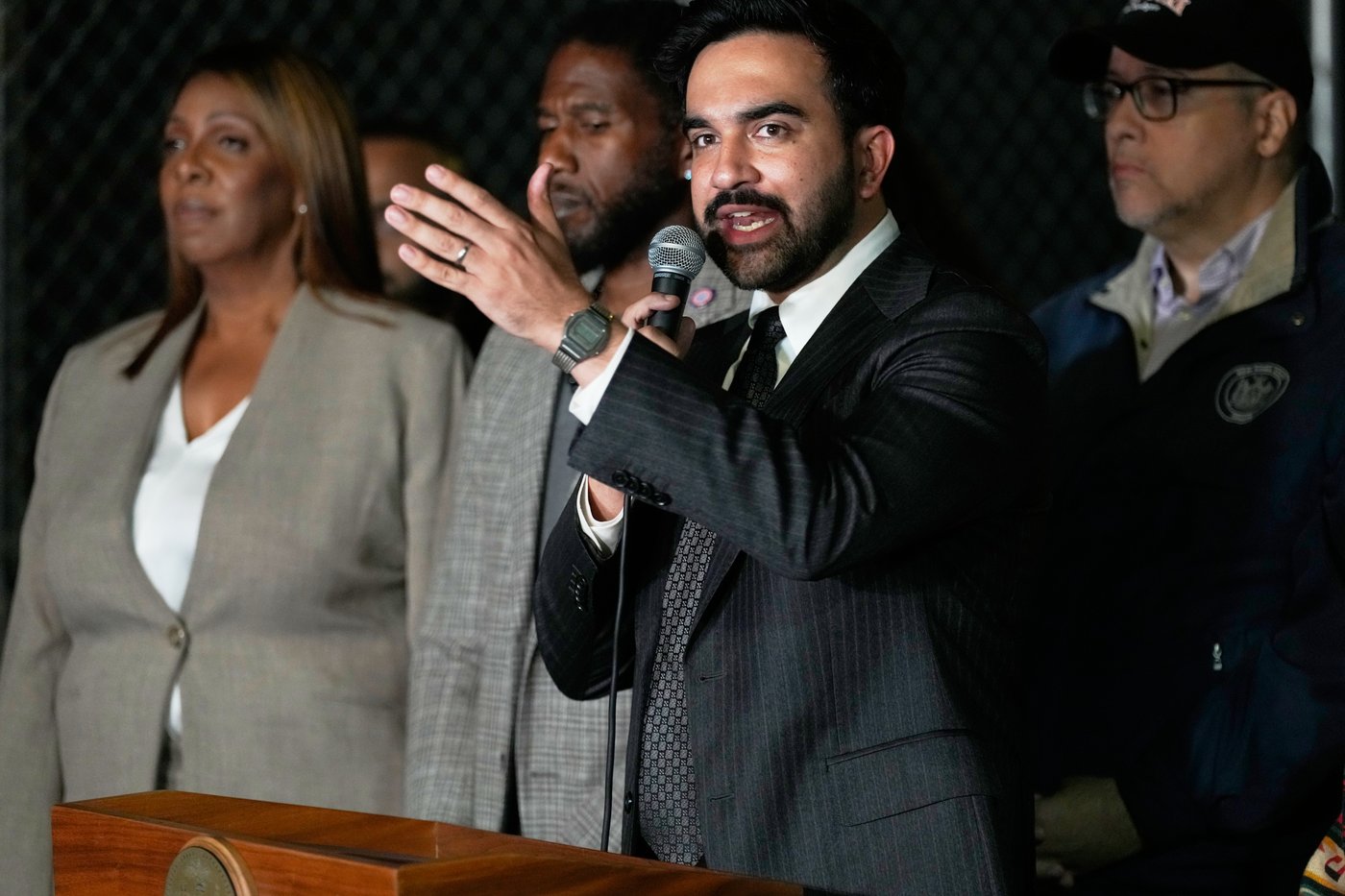 New York Democrats want parking lot owners to ban ICE from their properties | iNFOnews.ca