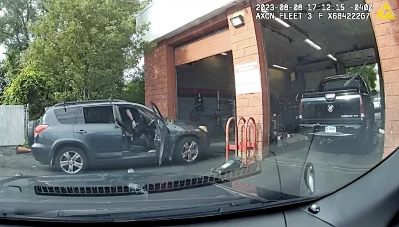 Connecticut officer found justified in fatal shooting of carjacking suspect | iNFOnews.ca
