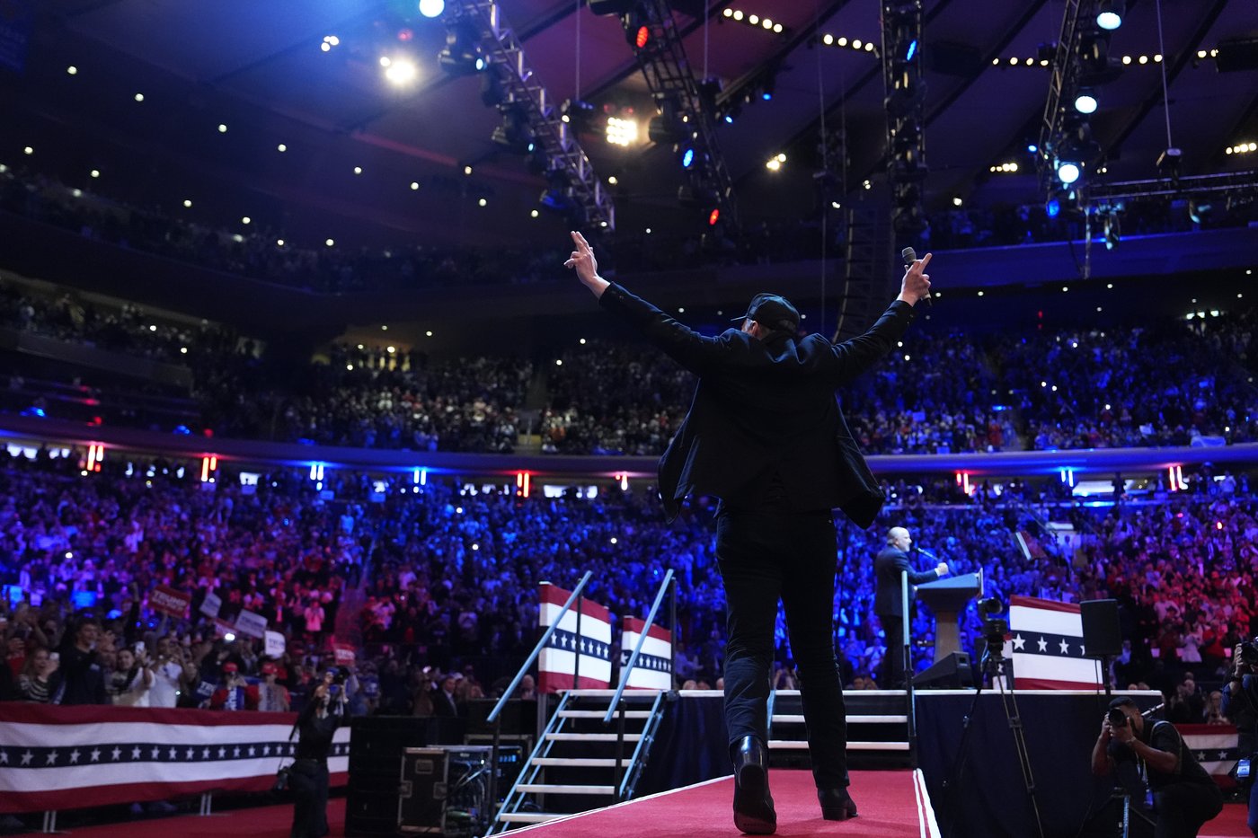 Trump's Madison Square Garden event features crude and racist insults | iNFOnews.ca Trump's Madison Square Garden event features crude and racist insults | iNFOnews.ca