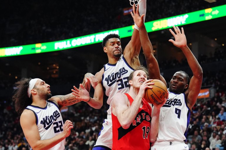 Former Raptors Achiuwa, DeRozan lead Kings past Raptors 123-115 | iNFOnews.ca
