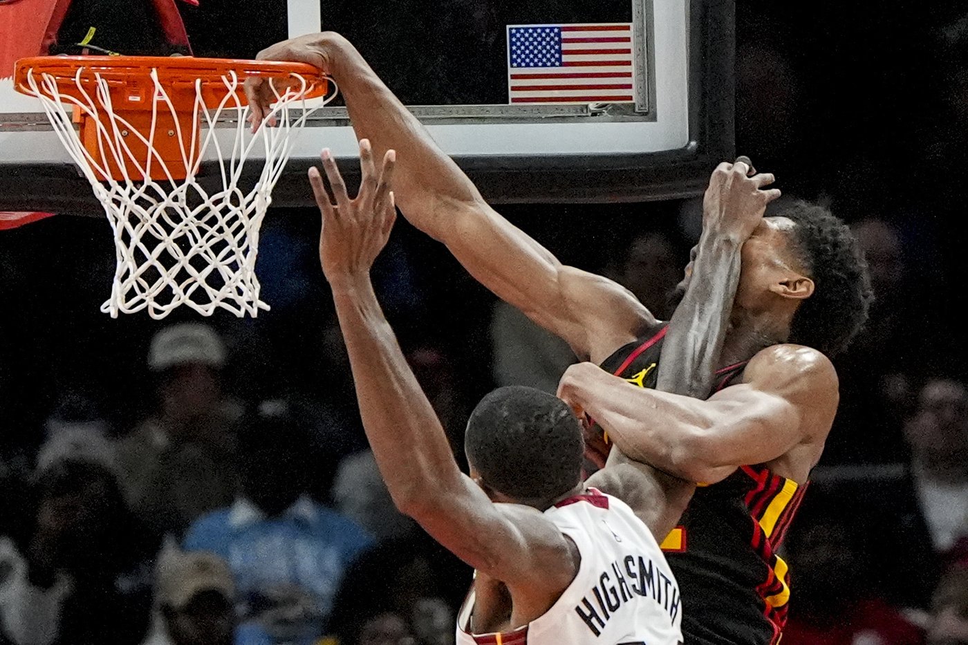 Hawks beat Heat 120-110 for 3rd straight win | iNFOnews.ca