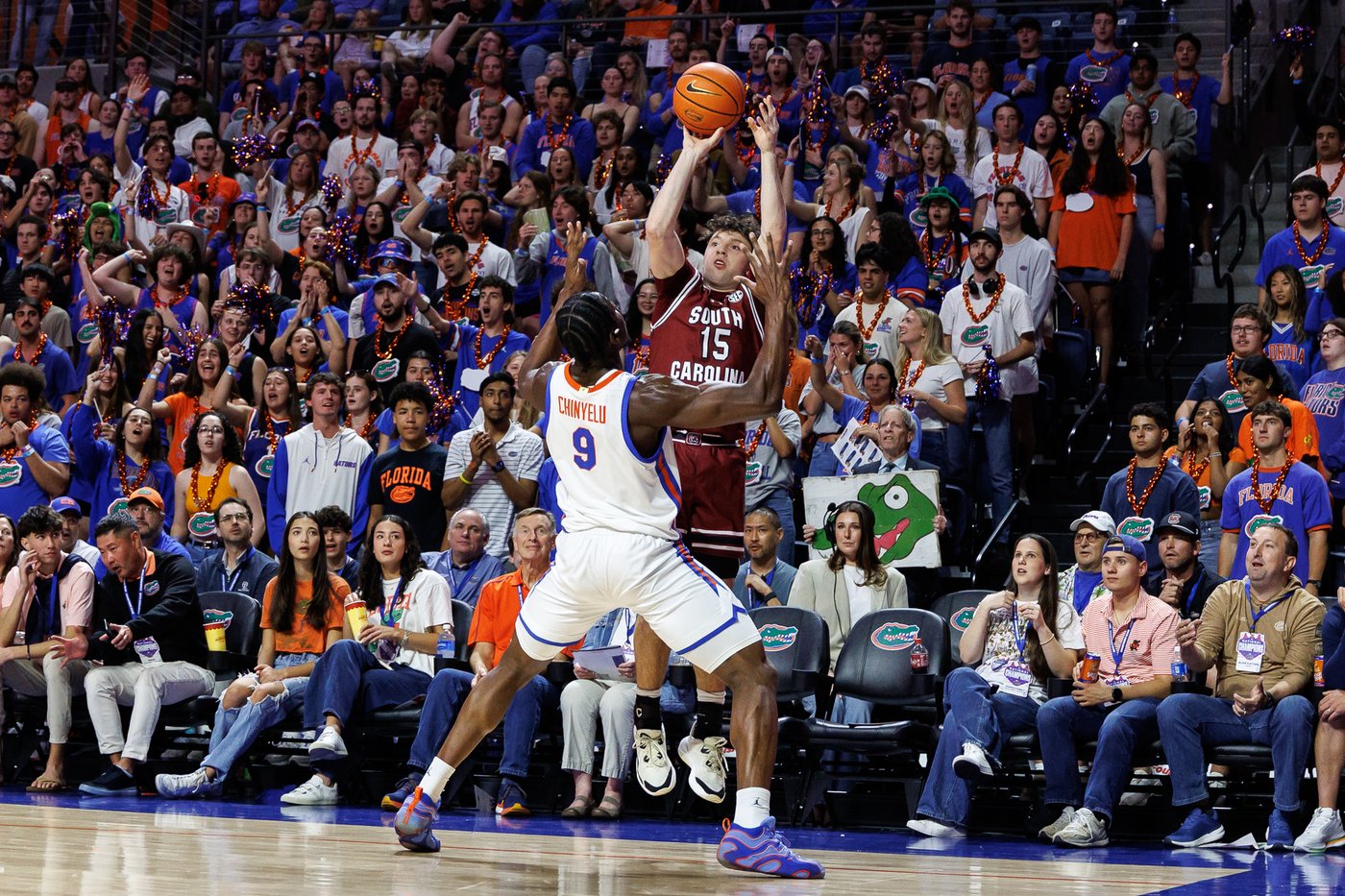 Condon and Chinyelu notch double-doubles as No. 12 Florida handles South Carolina 76-62 | iNFOnews.ca Condon and Chinyelu notch double-doubles as No. 12 Florida handles South Carolina 76-62 | iNFOnews.ca