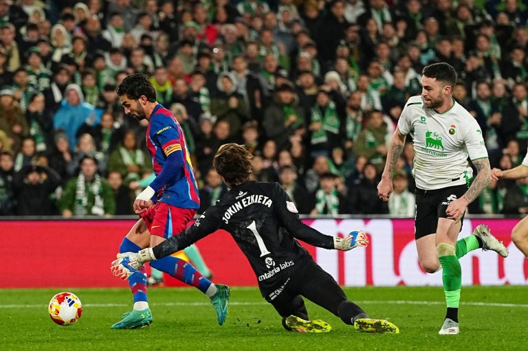 Barcelona defeats 2nd-division club Racing 2-0 to advance to quarterfinals of the Copa del Rey | iNFOnews.ca