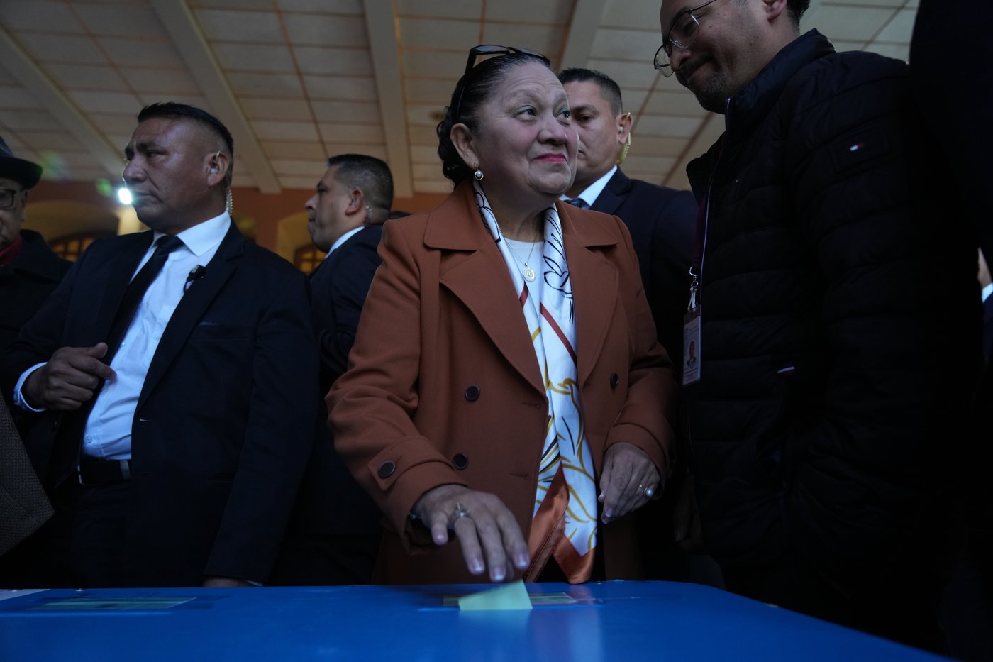 As Guatemala begins high-stakes court elections, agents raid voting sites | iNFOnews.ca