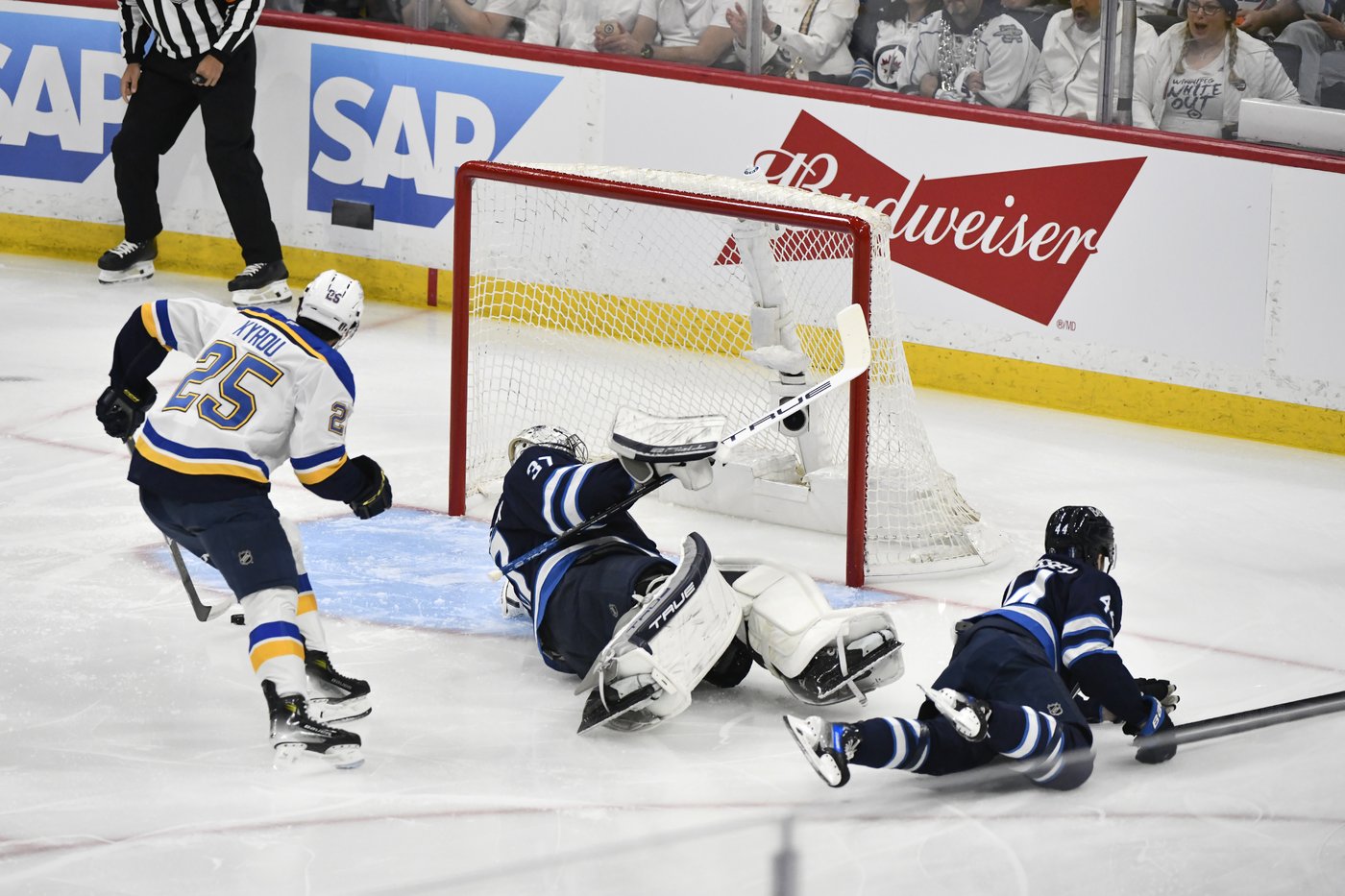 Lowry nets winner in double OT as Jets beat Blues 4-3 in Game 7 thriller | iNFOnews.ca Lowry nets winner in double OT as Jets beat Blues 4-3 in Game 7 thriller | iNFOnews.ca