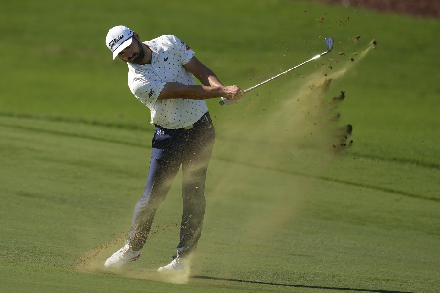 Rory McIlroy tied for lead in Dubai, hot-headed Tyrell Hatton fades | iNFOnews.ca