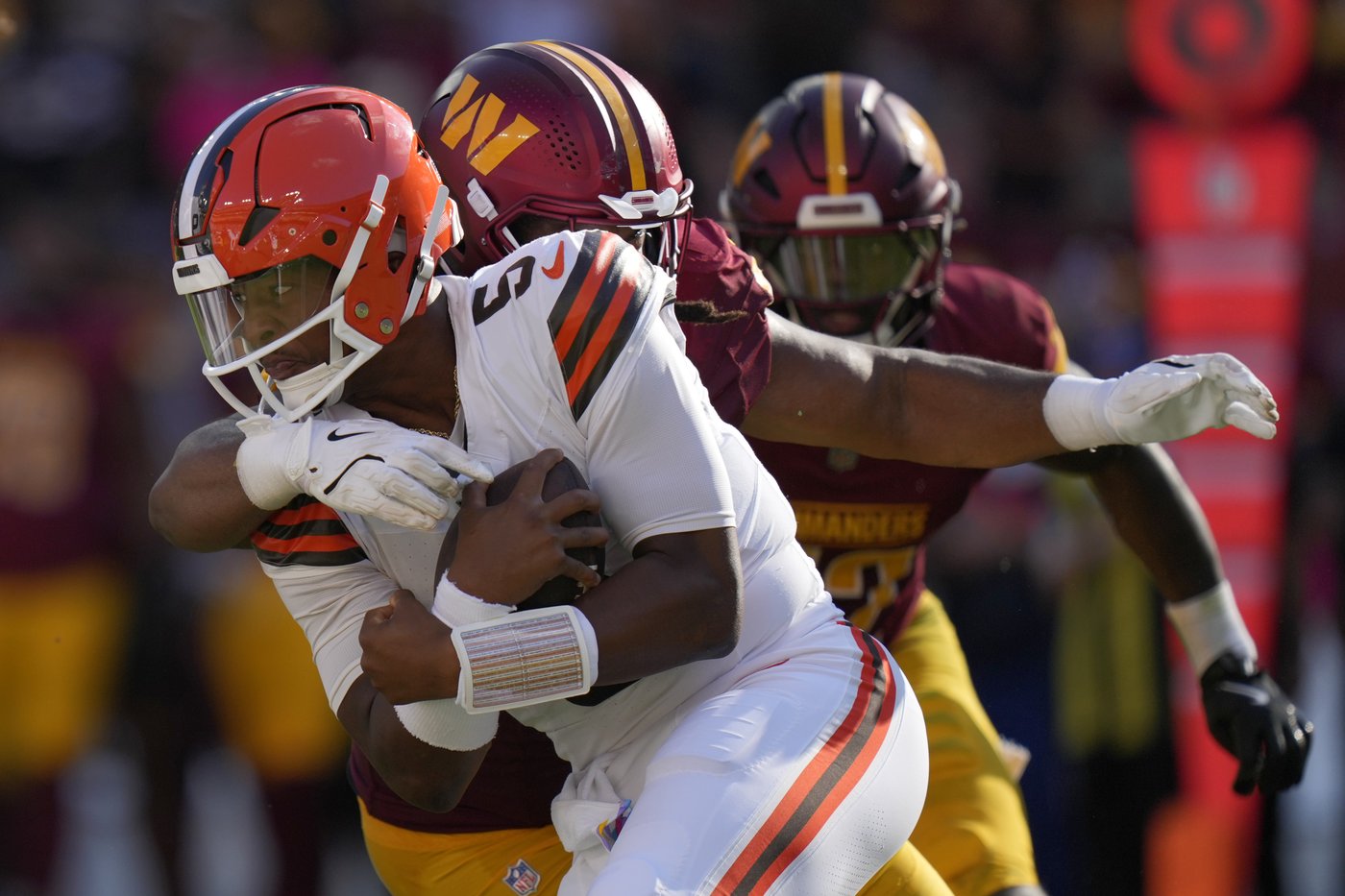 Jayden Daniels and the Commanders rout the Browns 34-13 to win their 4th in a row | iNFOnews.ca